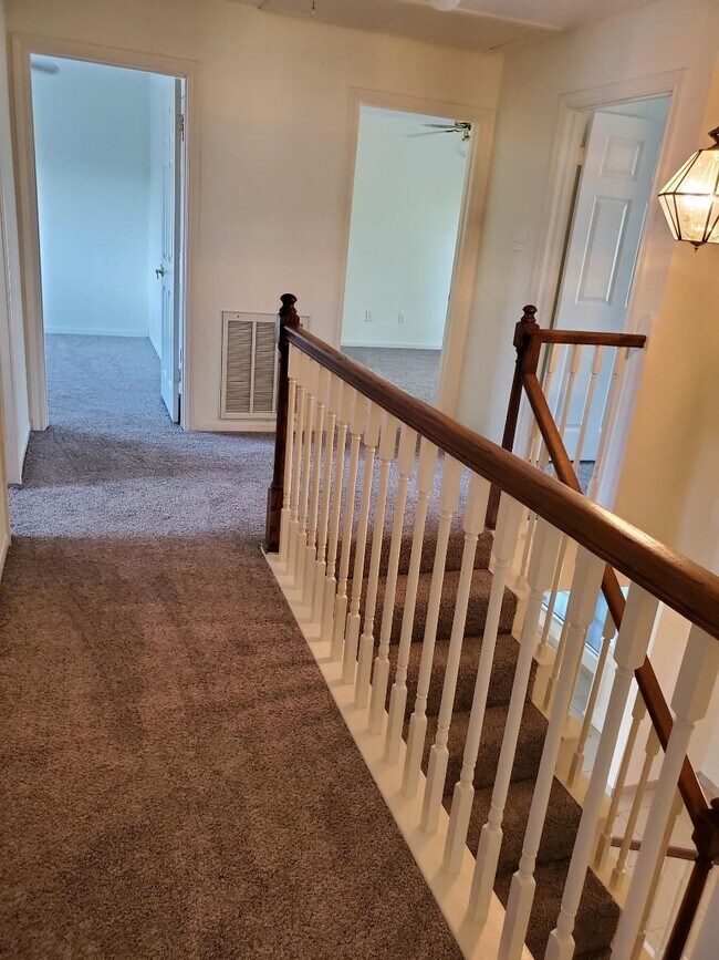 Building Photo - 7211 N Hearthstone Green Dr