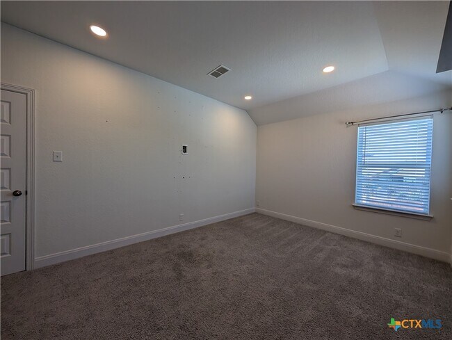 Building Photo - 2935 Aller