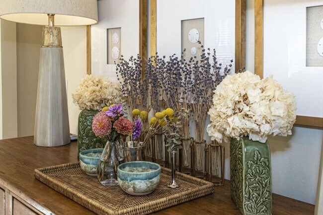 Building Photo - 801 Durant Pl NE