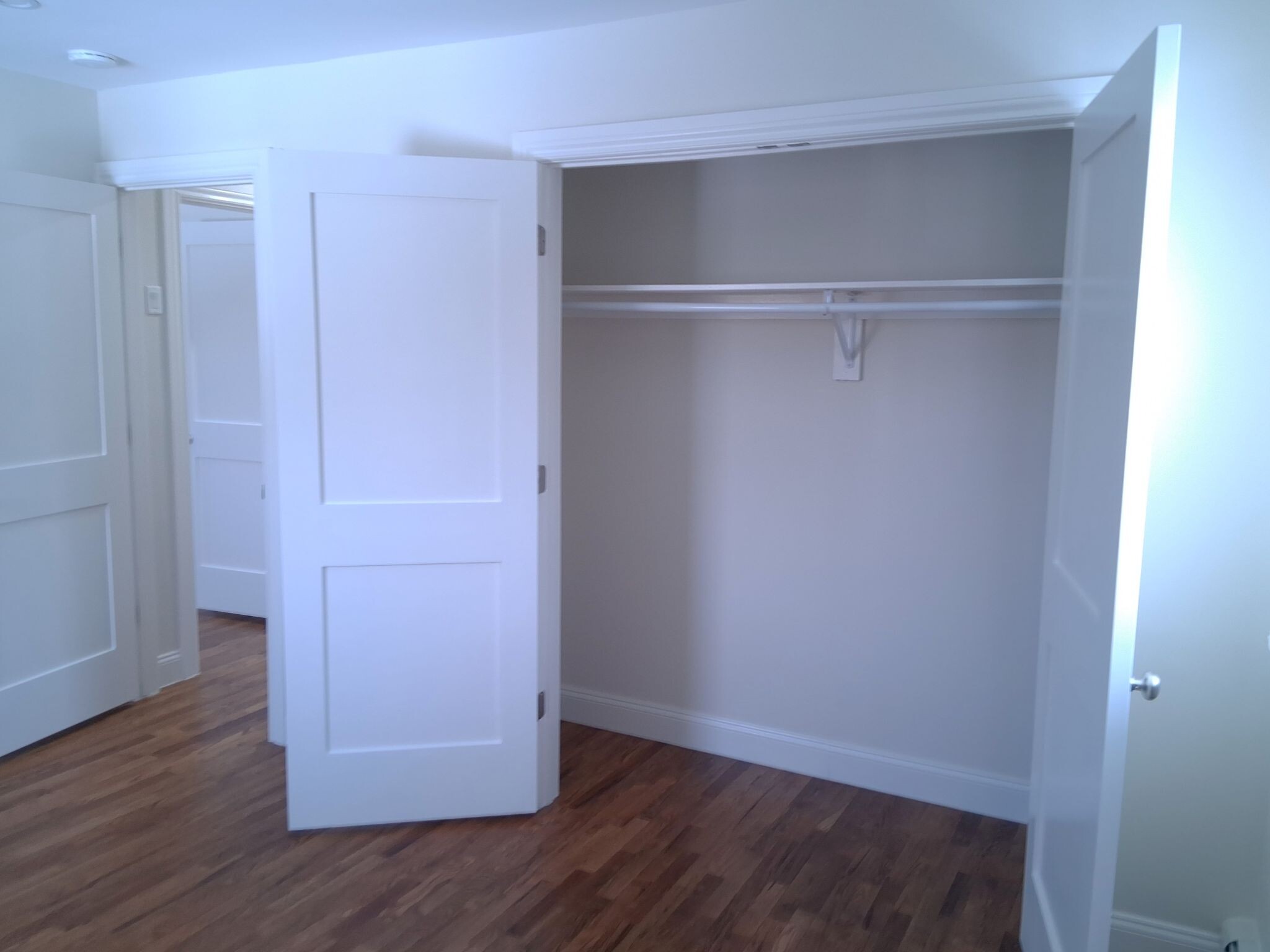 Building Photo - 34 Old East Neck Rd