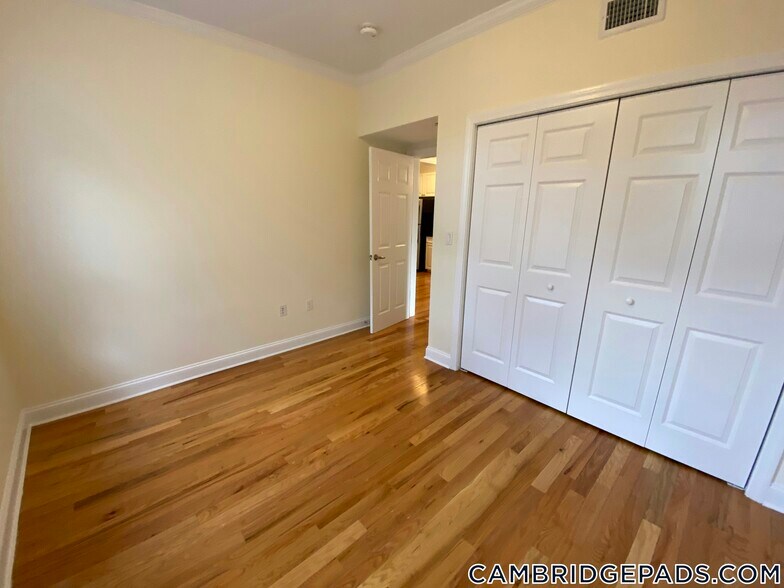 Building Photo - 3 Chauncy St