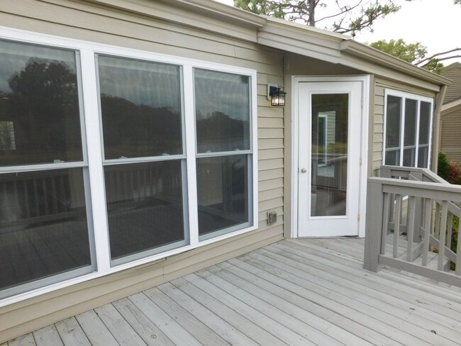 Building Photo - 7151 Windward Dr