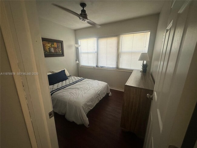 Building Photo - 30 NE 26th St