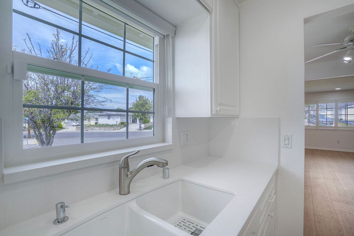 Building Photo - 2511 Meadow Lark Dr