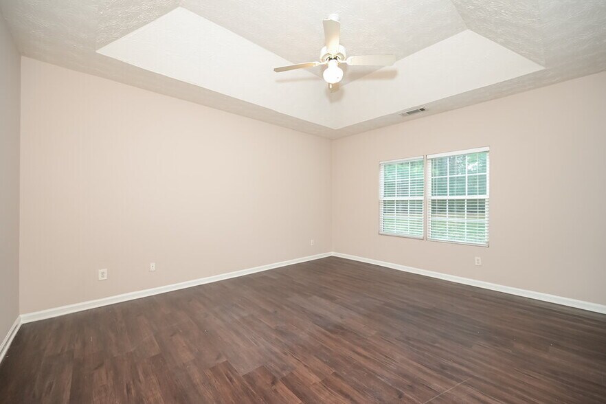 Building Photo - 240 Cranesbill Way