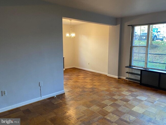 Building Photo - 1300 N Meade St