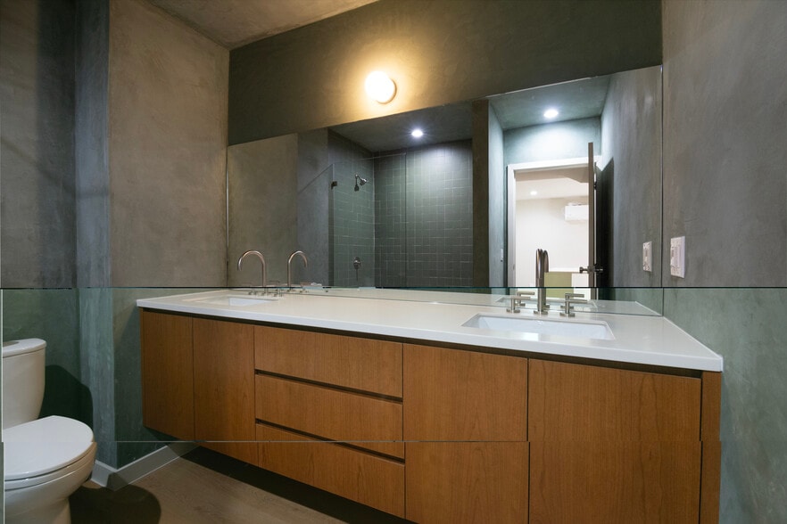 Building Photo - 4519 Finley Ave