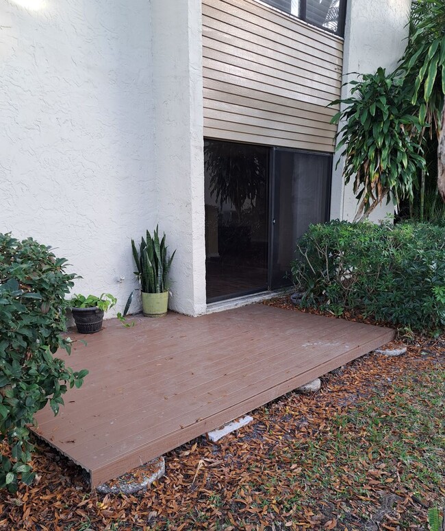 Building Photo - 2 bed / 2 bath condo - ask about move in discount