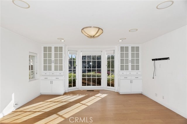 Building Photo - 6211 Warner Dr