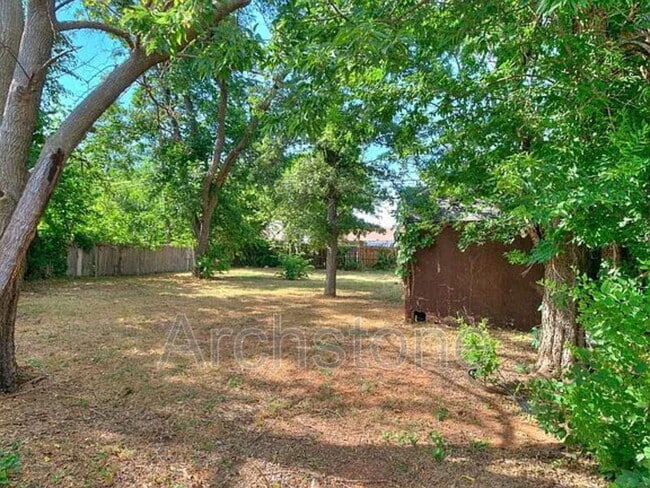 Building Photo - 3217 Overland Dr