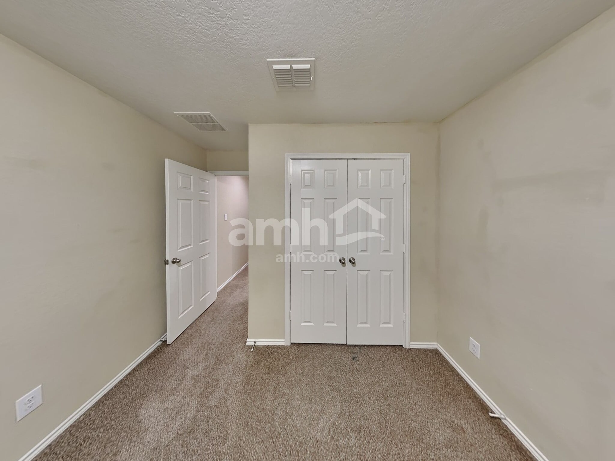 Building Photo - 9054 Canter Horse