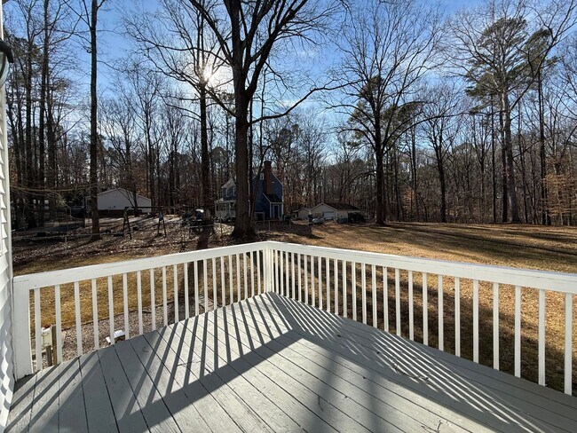 Building Photo - Charming 3BD, 2.5BA Willow Spring Home on a Corner Lot with a 2-Car Garage and a Large Fenced Bac...