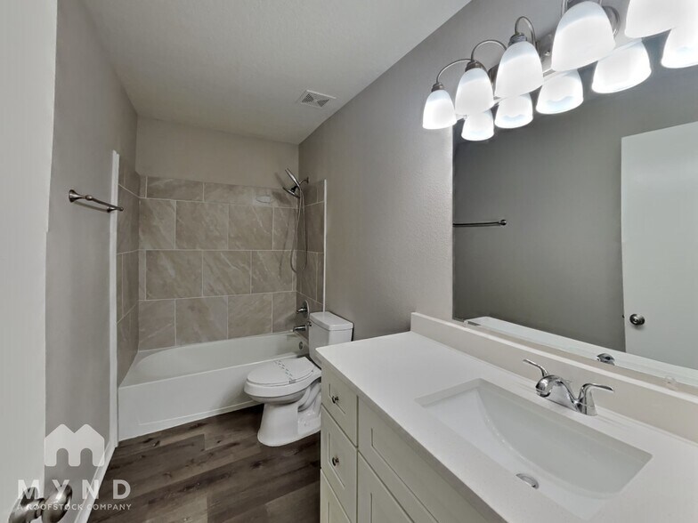 Building Photo - 2943 Lyndscape St