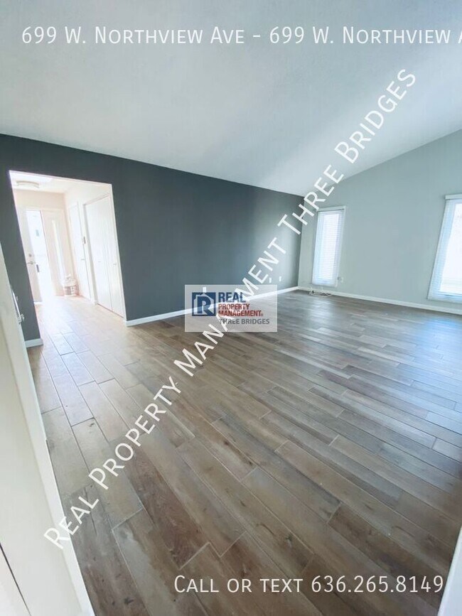 Building Photo - 699 W Northview Ave