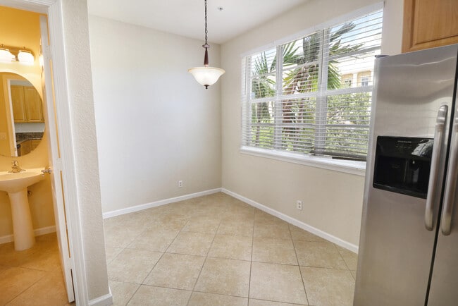 Building Photo - 143 Greenwich Cir