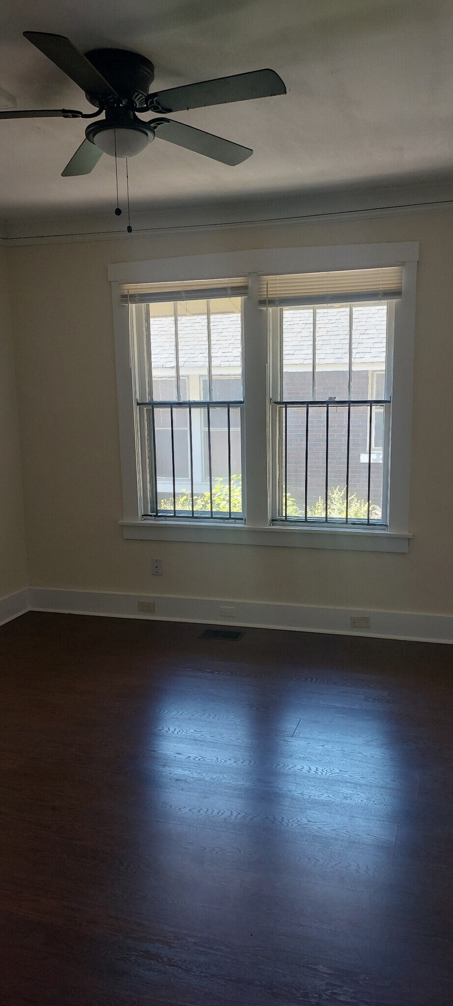 Building Photo - 1530 Waverly Ave