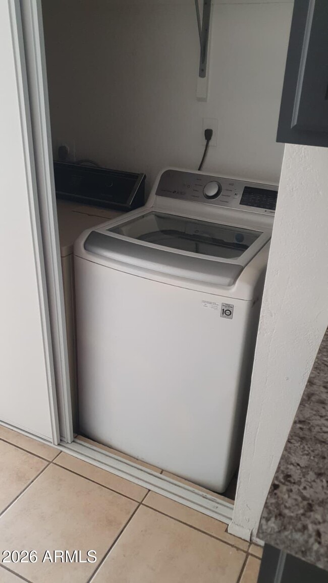 Building Photo - 240 S Doran