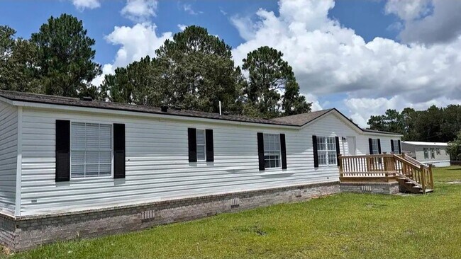 Building Photo - 93 Huckaberry Ln