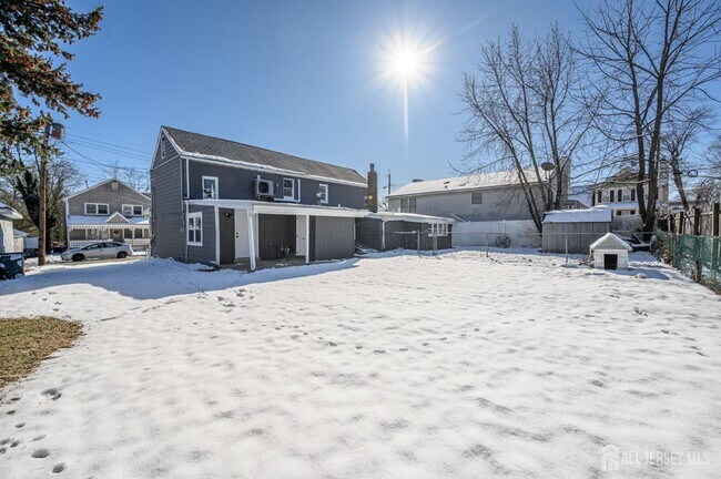 Building Photo - 8 Orchard St