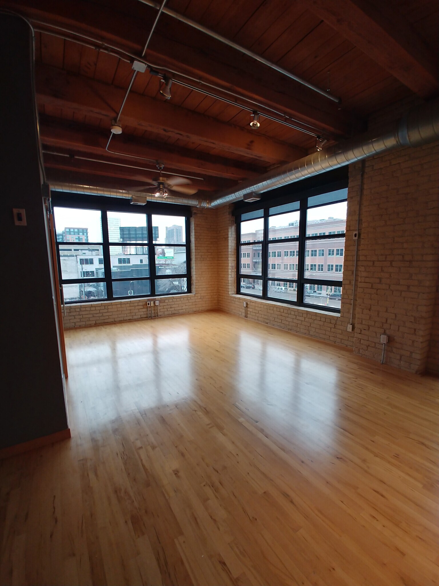Building Photo - 607 Washington Ave S