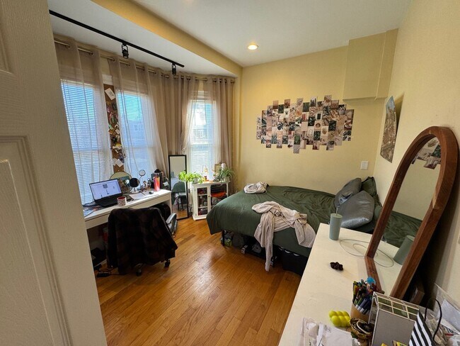 Building Photo - Awesome 6 bed 3.5 bath in Somerville...