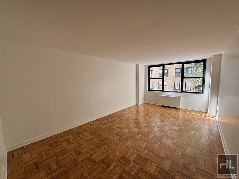 Building Photo - EAST 49 STREET