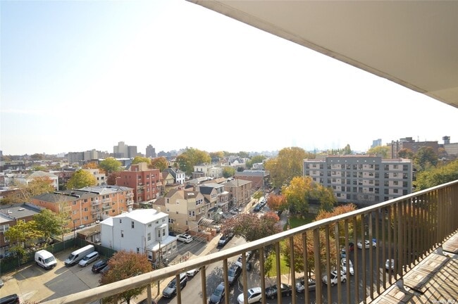 Building Photo - 25-40-40 Shore Blvd