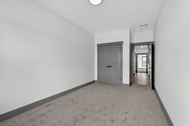 Building Photo - BRAND NEW TOWNHOME IN AMMON IDAHO 3 BED2.5...