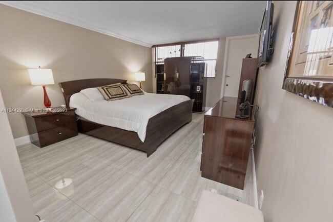 SO FLO Real Estate Group 16251 Golf Club Rd # 110 WESTON - 16251 Golf Club Rd