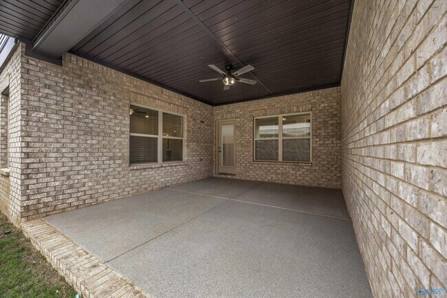 Building Photo - 17246 Chelsea St