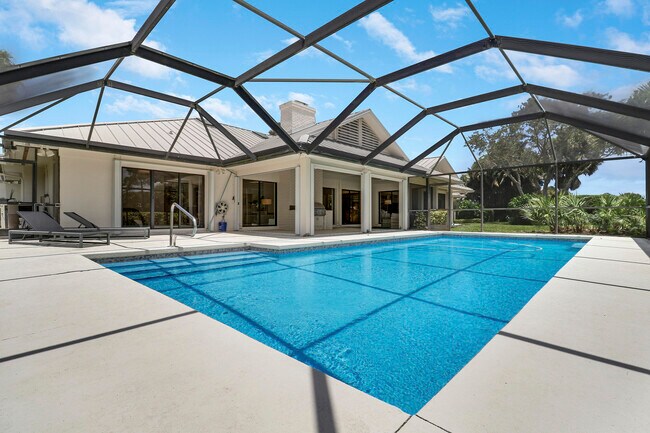 Building Photo - 5740 SE Winged Foot Dr