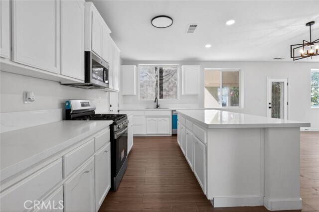 Building Photo - 423 Rian Noelle Ct