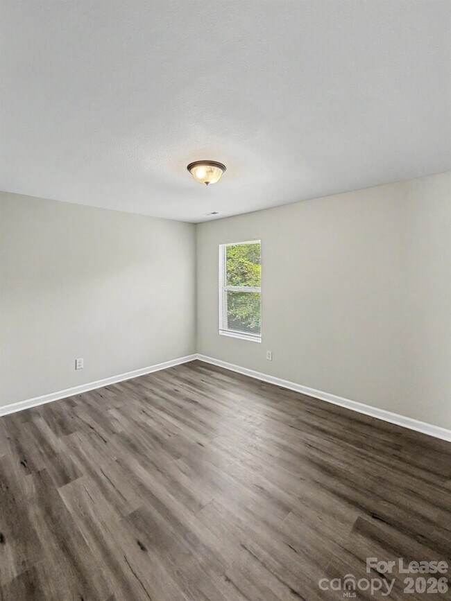 Building Photo - 2717 Forest Grove Ct