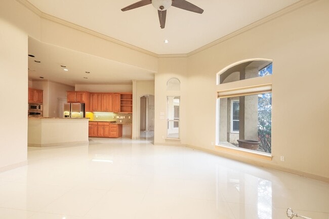 Building Photo - 3 Bedroom/2 Bath Stone Oak Subdivision