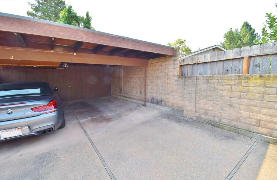 Building Photo - 4640 W Rishell Ct