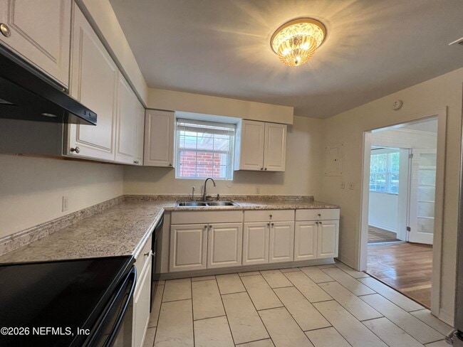 Building Photo - 1377 Tiber Ave