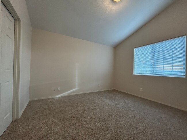 Building Photo - Three Bedroom Duplex