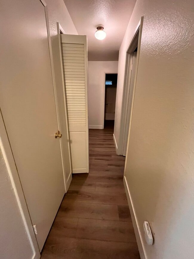 Building Photo - Move in Special see ad