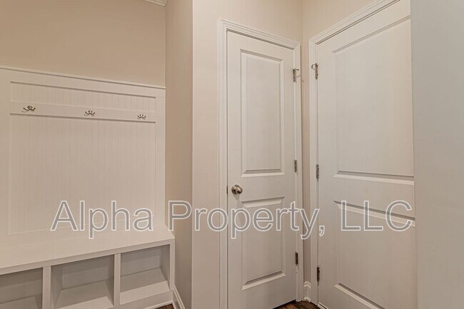 Building Photo - 540 Yellow Fox Rd