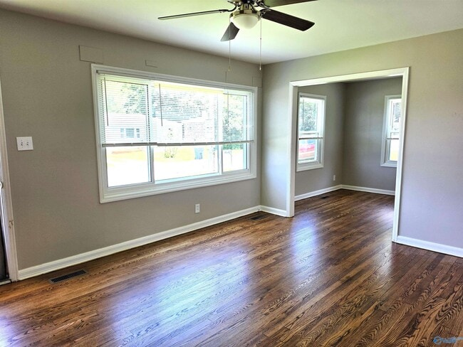 Building Photo - 507 Redbud Dr NW