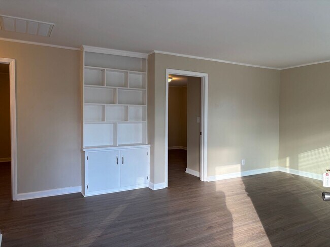 Building Photo - 3 BED, 1 BATH BRICK HOME LOCATED IN ASHEBORO