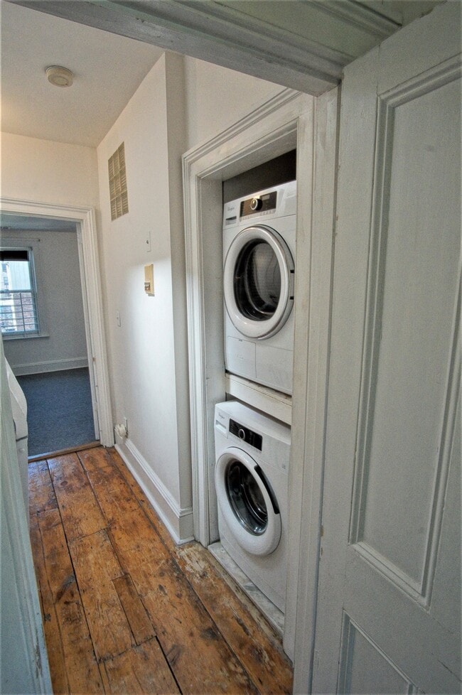Building Photo - 255 4th St