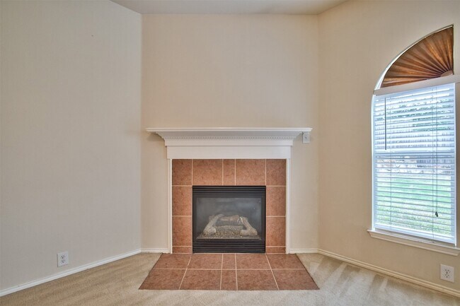 Building Photo - 2605 Monroe Dr