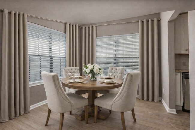 Building Photo - 8750 Park Ln