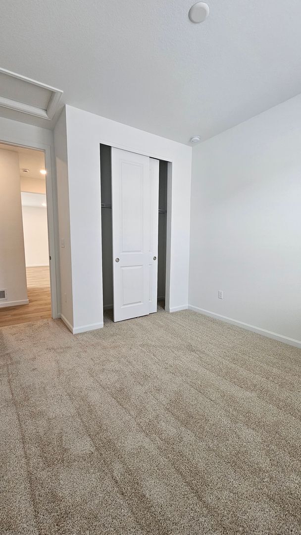 Building Photo - Brand New Aurora Highlands Ranch