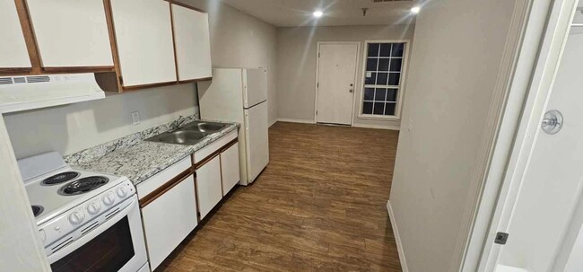 Building Photo - 13162 MO-13