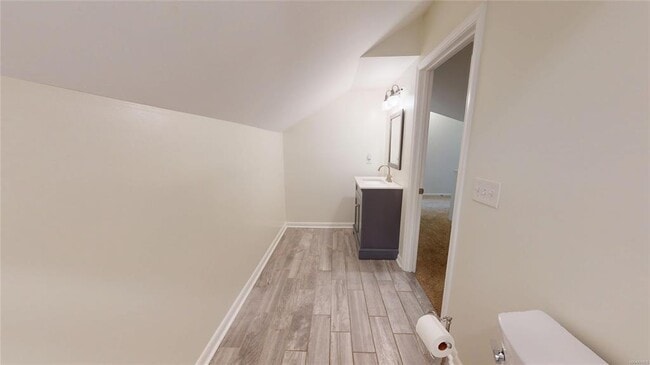 Building Photo - 345 Cloverdale Rd