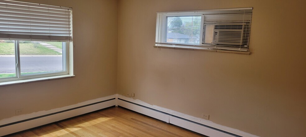 Building Photo - 910 S Harrison St