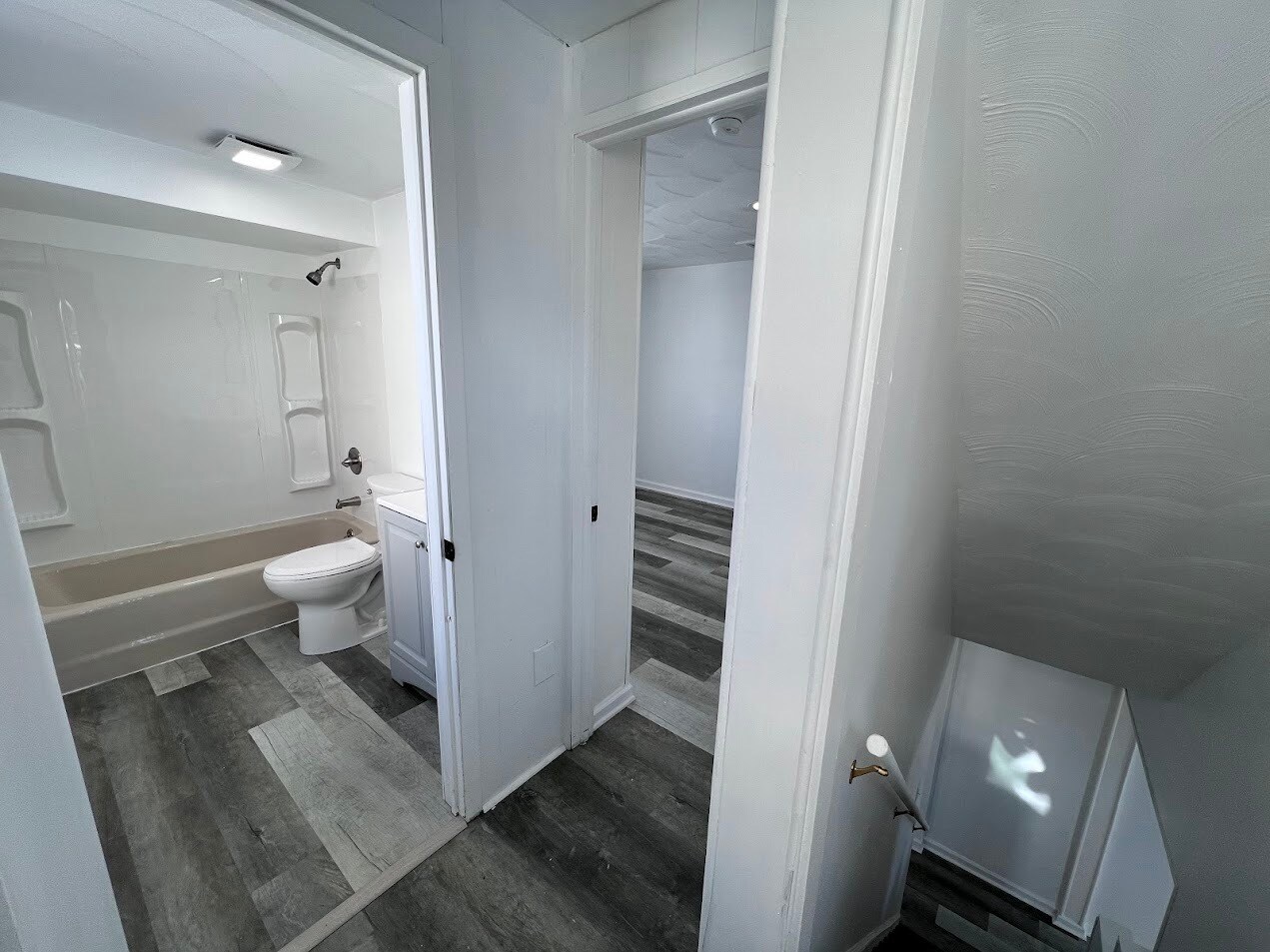 Building Photo - 866 Miller Ave