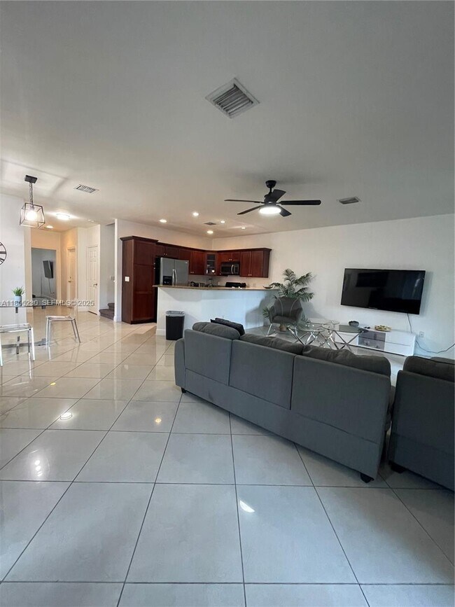 Building Photo - 3450 NW 17th Terrace